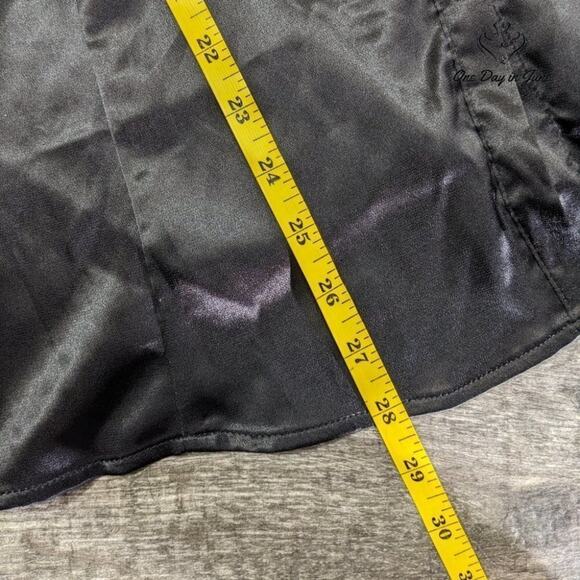 Announcements Button Down Maternity Top Size L - Picture 4 of 5